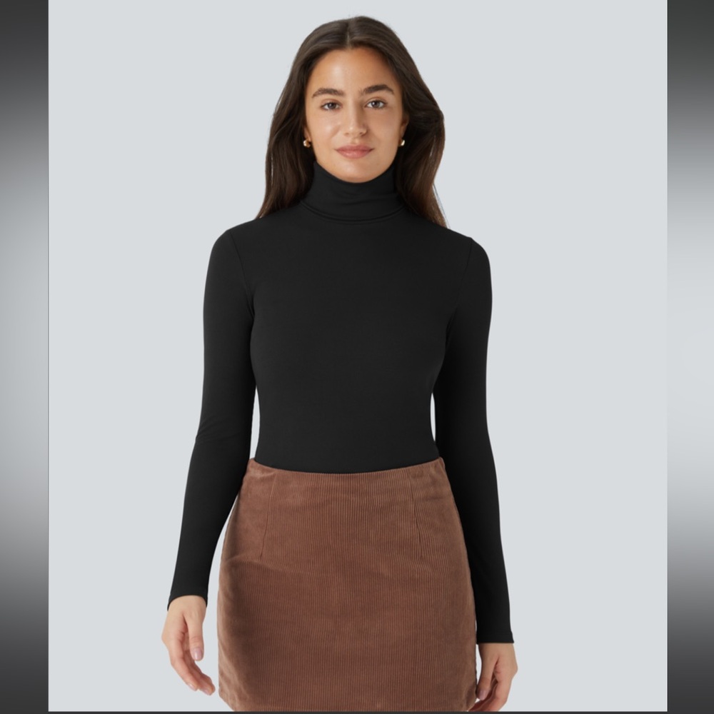High Neck Long Sleeve Curved Hem Slim Waffle
Casual Top